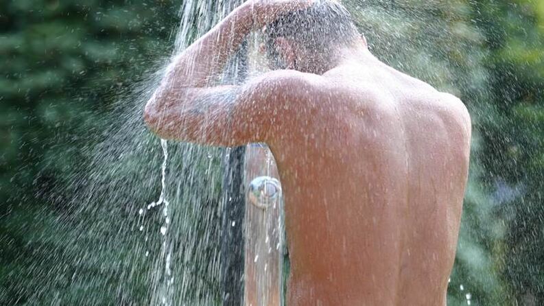 يمكن أن يساعد الاستحمام المتباين الرجال على الانتعاش وزيادة الفاعلية